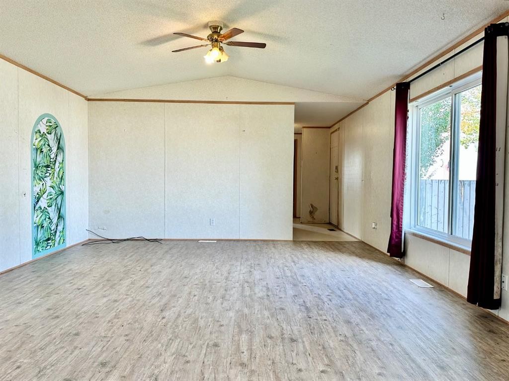 









310


Railway

Avenue, 8,
Duchess,




AB
T0J0Z0

