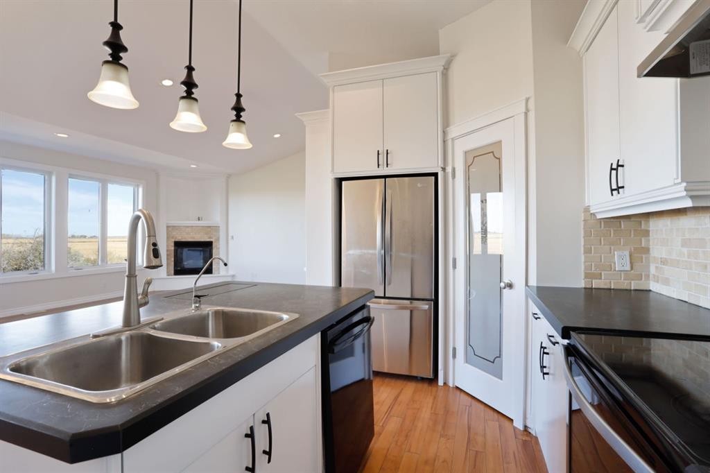 









36


Cottonwood

Crescent,
Rosemary,




AB
T0J 2W0

