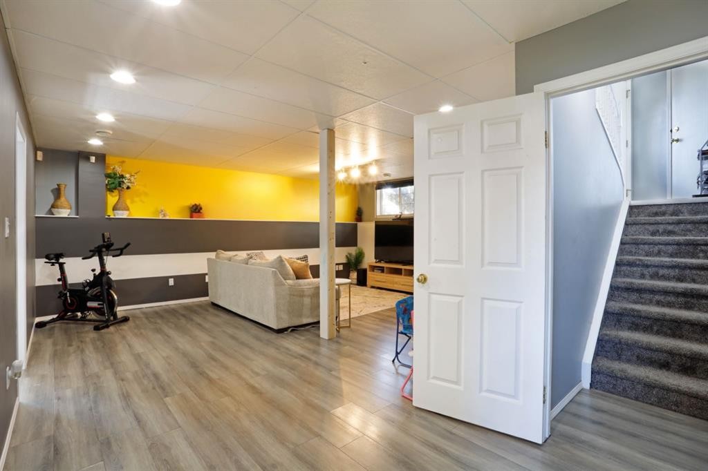 









216


14

Street East,
Brooks,




AB
T1R 1L9

