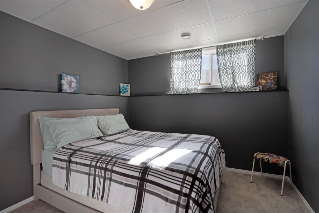 









216


14

Street East,
Brooks,




AB
T1R 1L9

