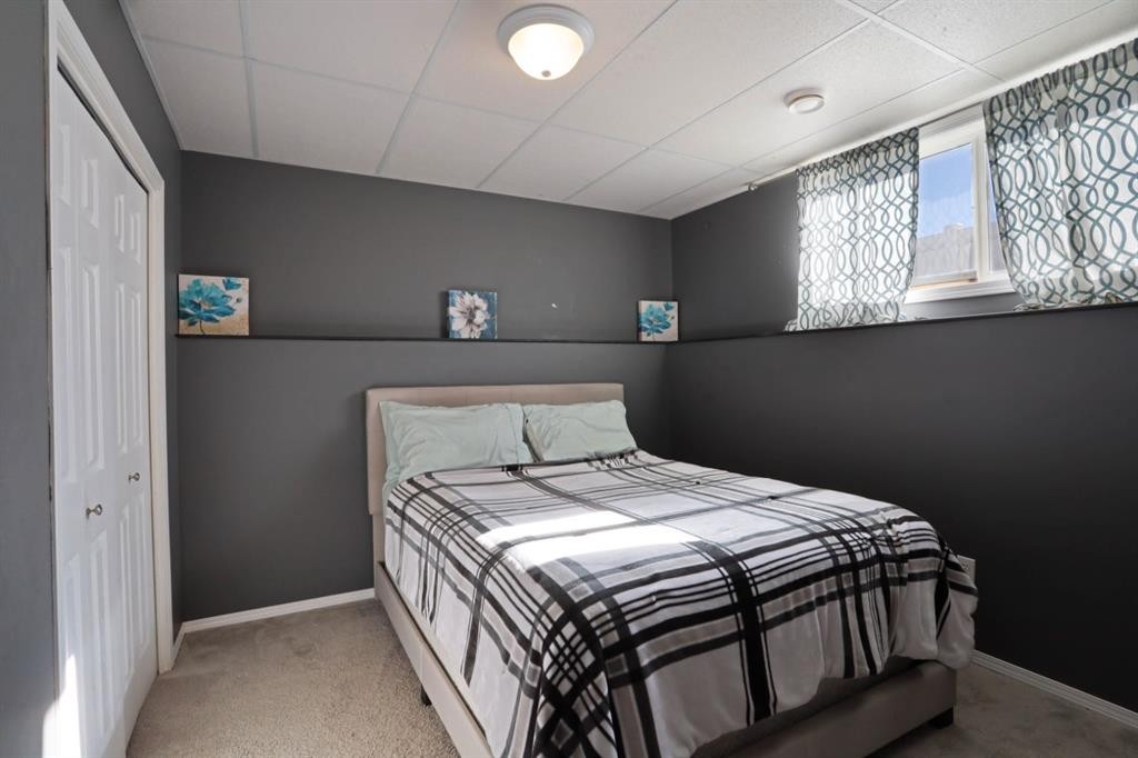 









216


14

Street East,
Brooks,




AB
T1R 1L9

