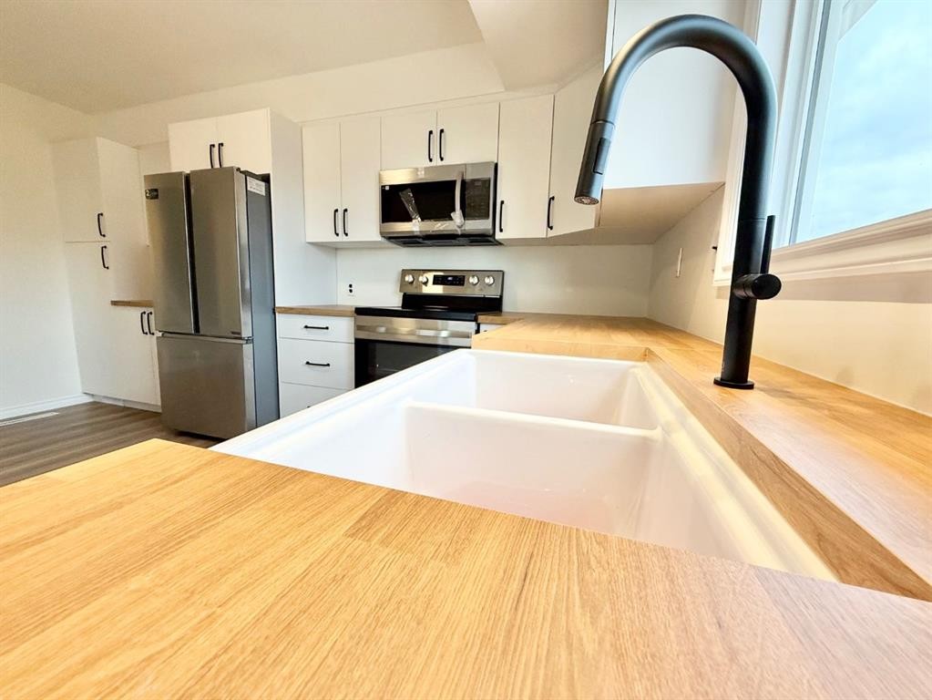 












37427 Range Road 19-2

,
Rural Stettler No. 6, County of,




AB
T0C 2L0

