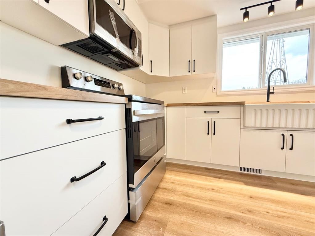 












37427 Range Road 19-2

,
Rural Stettler No. 6, County of,




AB
T0C 2L0

