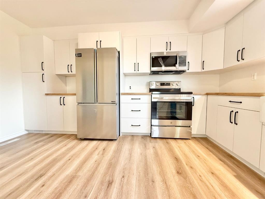 












37427 Range Road 19-2

,
Rural Stettler No. 6, County of,




AB
T0C 2L0

