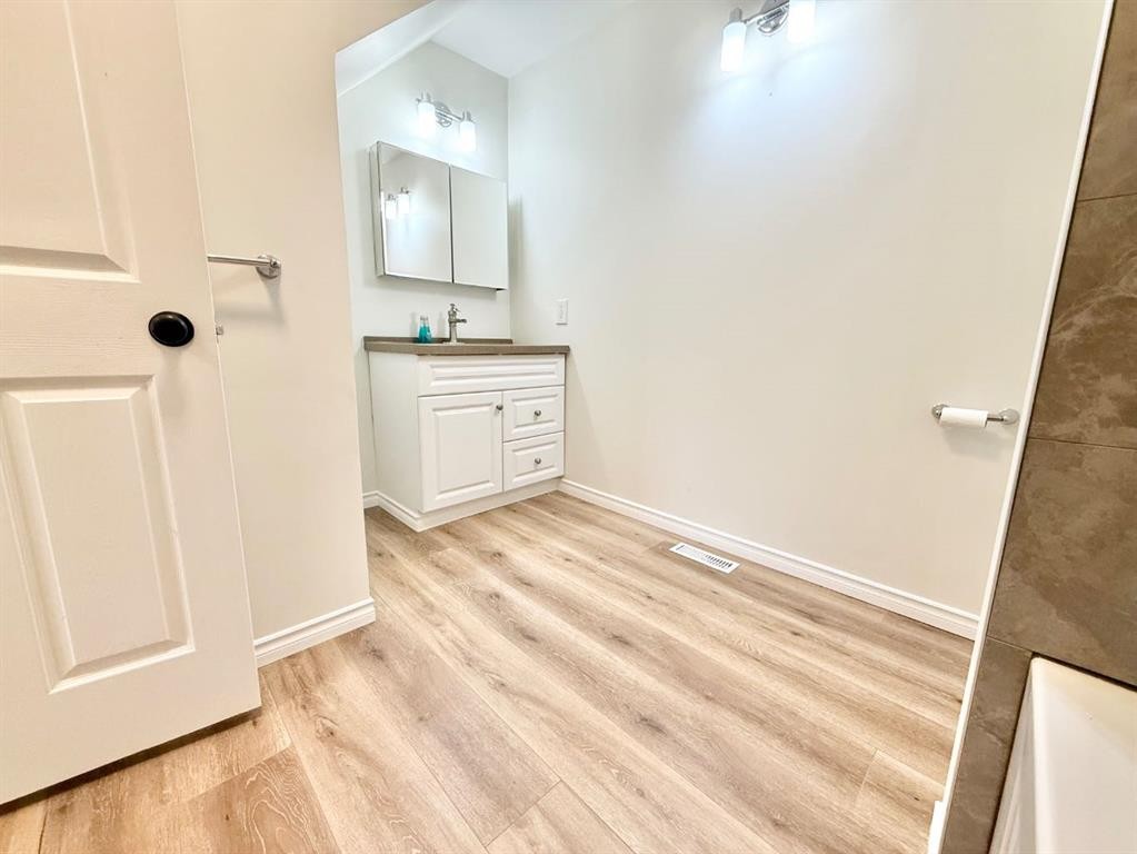 












37427 Range Road 19-2

,
Rural Stettler No. 6, County of,




AB
T0C 2L0

