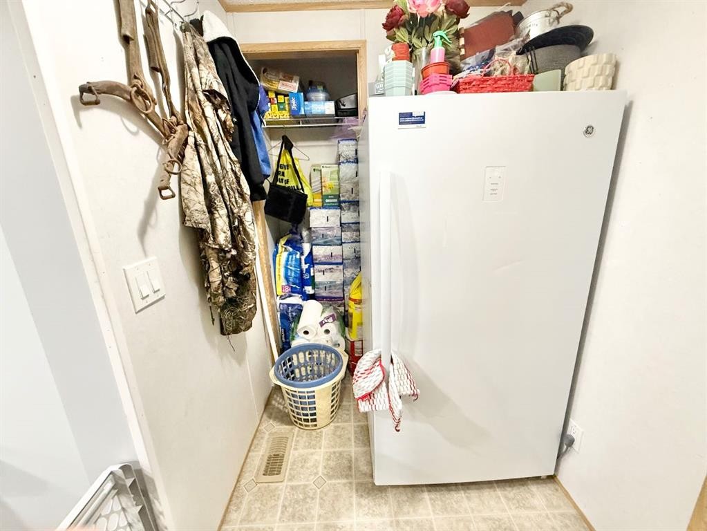 









349


Railway

Avenue West, 323,
Duchess,




AB
T0J 0Z0

