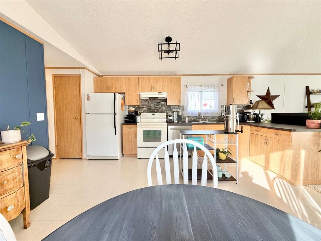 









310


Railway

Avenue, 1,
Duchess,




AB
T0J 0Z0

