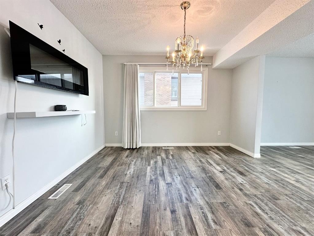 









1120


2

Avenue East,
Brooks,




AB
T1R 0K9

