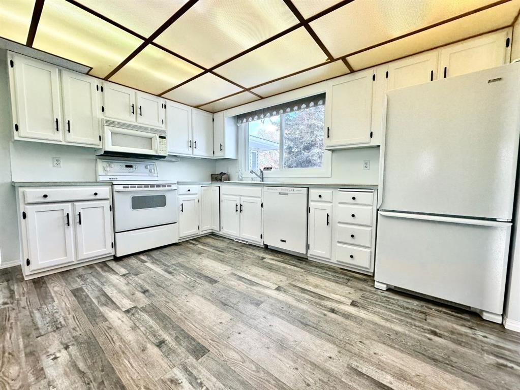 









1120


2

Avenue East,
Brooks,




AB
T1R 0K9

