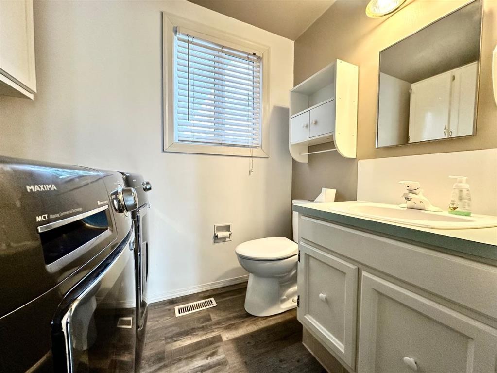 









1120


2

Avenue East,
Brooks,




AB
T1R 0K9

