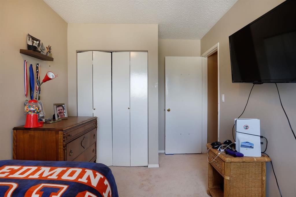 









1120


2

Avenue East,
Brooks,




AB
T1R 0K9

