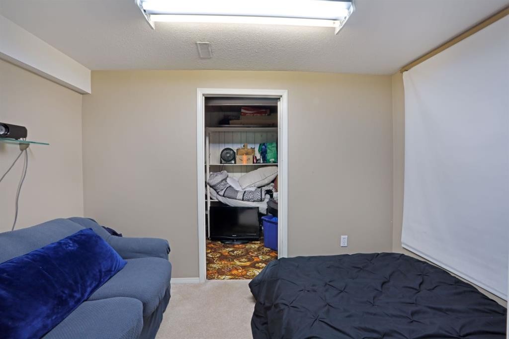 









1120


2

Avenue East,
Brooks,




AB
T1R 0K9

