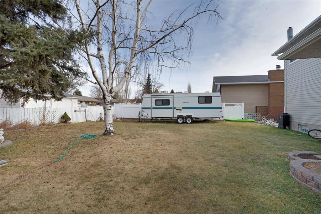 









1120


2

Avenue East,
Brooks,




AB
T1R 0K9

