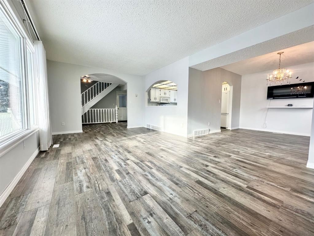 









1120


2

Avenue East,
Brooks,




AB
T1R 0K9

