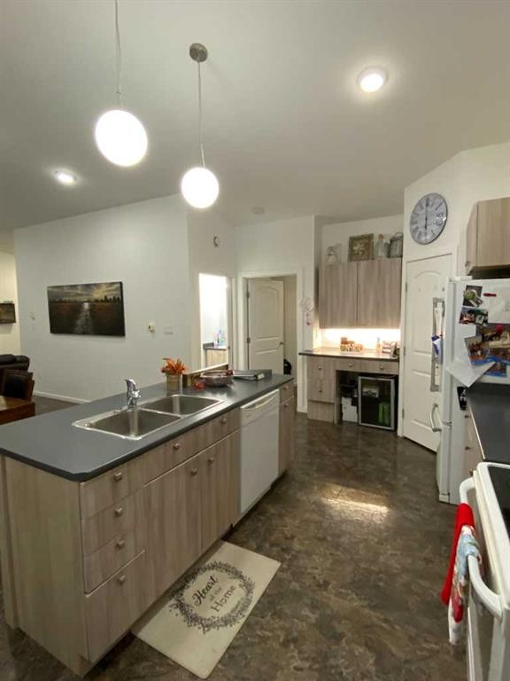 









29


Weinmeyer

Way,
Duchess,




AB
T0J 0Z0

