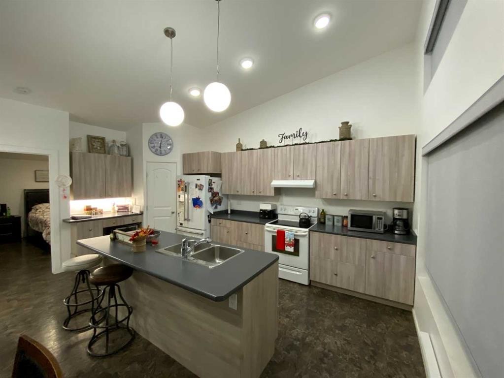 









29


Weinmeyer

Way,
Duchess,




AB
T0J 0Z0

