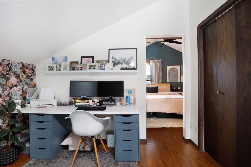 









87


White Pelican

View,
Lake Newell Resort,




AB
T1R 0X5

