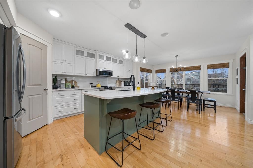 









61


White Pelican

Way,
Lake Newell Resort,




AB
T1R 0X5

