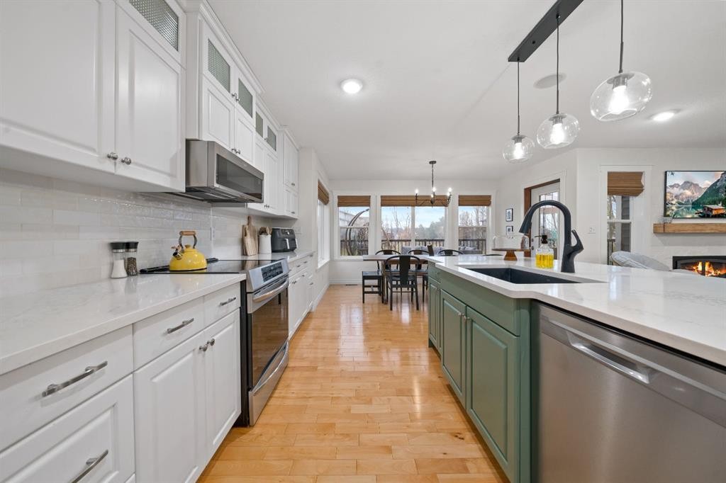 









61


White Pelican

Way,
Lake Newell Resort,




AB
T1R 0X5

