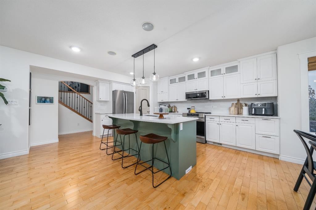 









61


White Pelican

Way,
Lake Newell Resort,




AB
T1R 0X5

