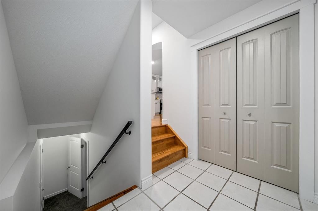 









61


White Pelican

Way,
Lake Newell Resort,




AB
T1R 0X5

