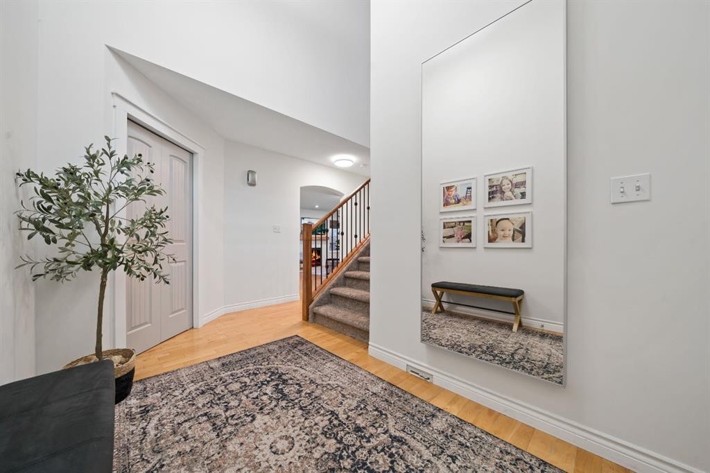 









61


White Pelican

Way,
Lake Newell Resort,




AB
T1R 0X5

