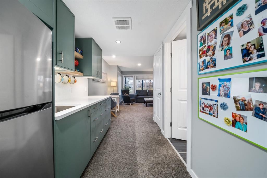 









61


White Pelican

Way,
Lake Newell Resort,




AB
T1R 0X5

