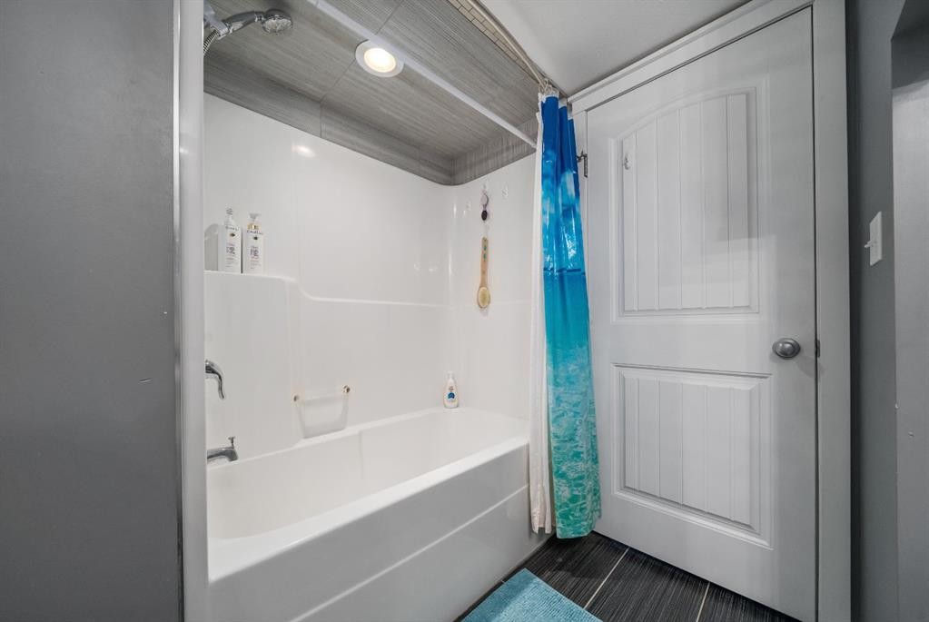 









61


White Pelican

Way,
Lake Newell Resort,




AB
T1R 0X5

