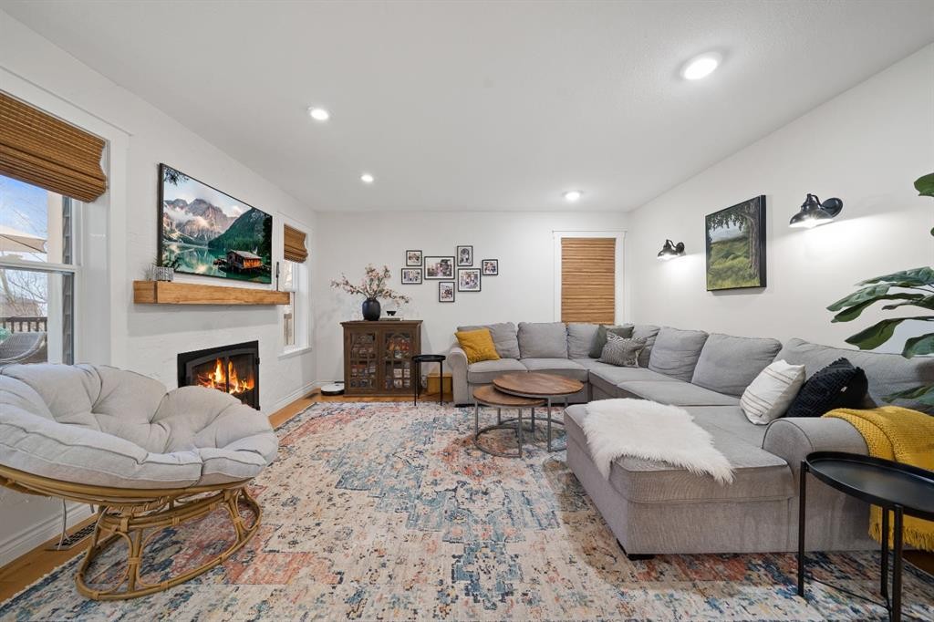 









61


White Pelican

Way,
Lake Newell Resort,




AB
T1R 0X5

