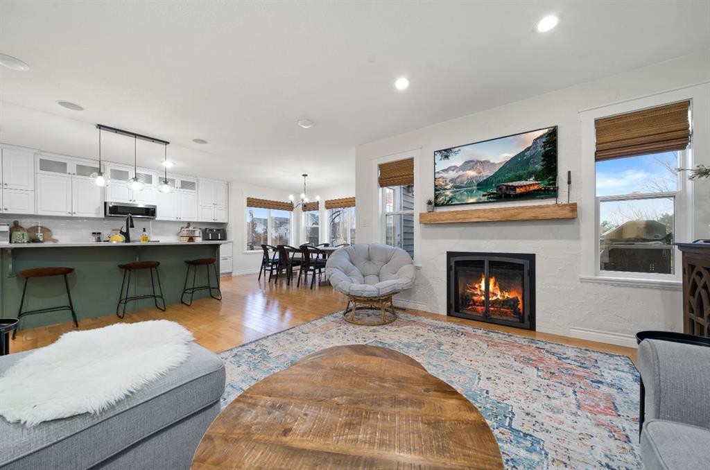 









61


White Pelican

Way,
Lake Newell Resort,




AB
T1R 0X5

