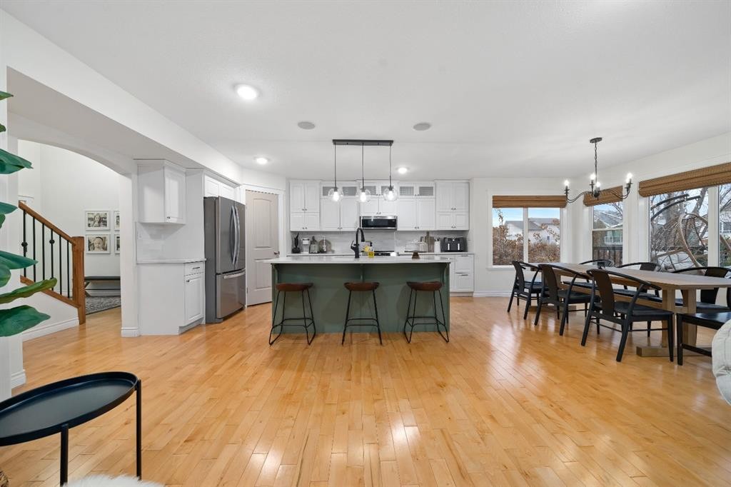 









61


White Pelican

Way,
Lake Newell Resort,




AB
T1R 0X5

