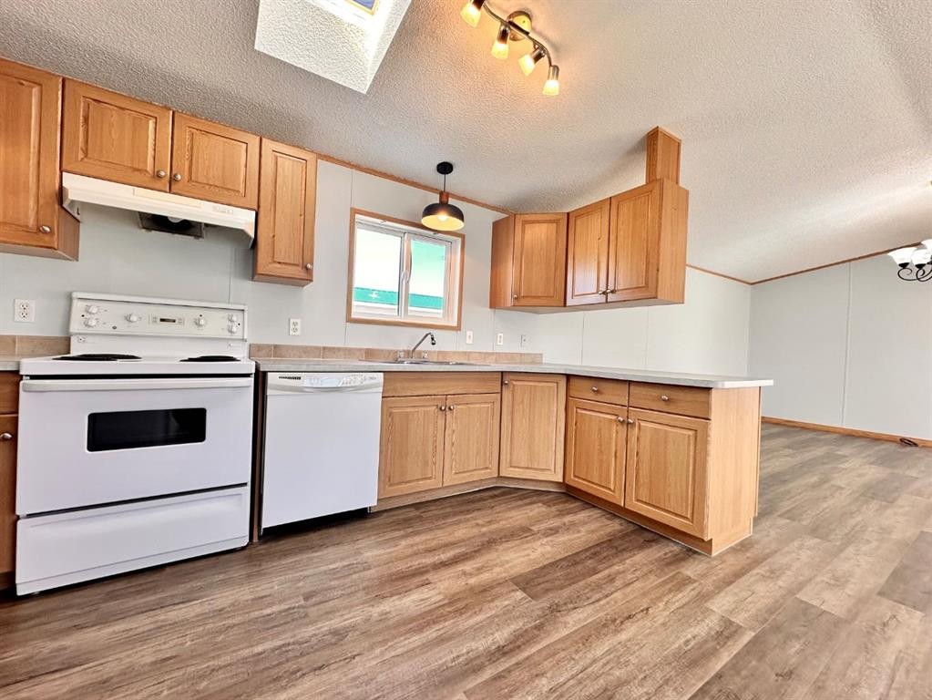 









318-349


Railway

Avenue,
Duchess,




AB
T0J 0Z0

