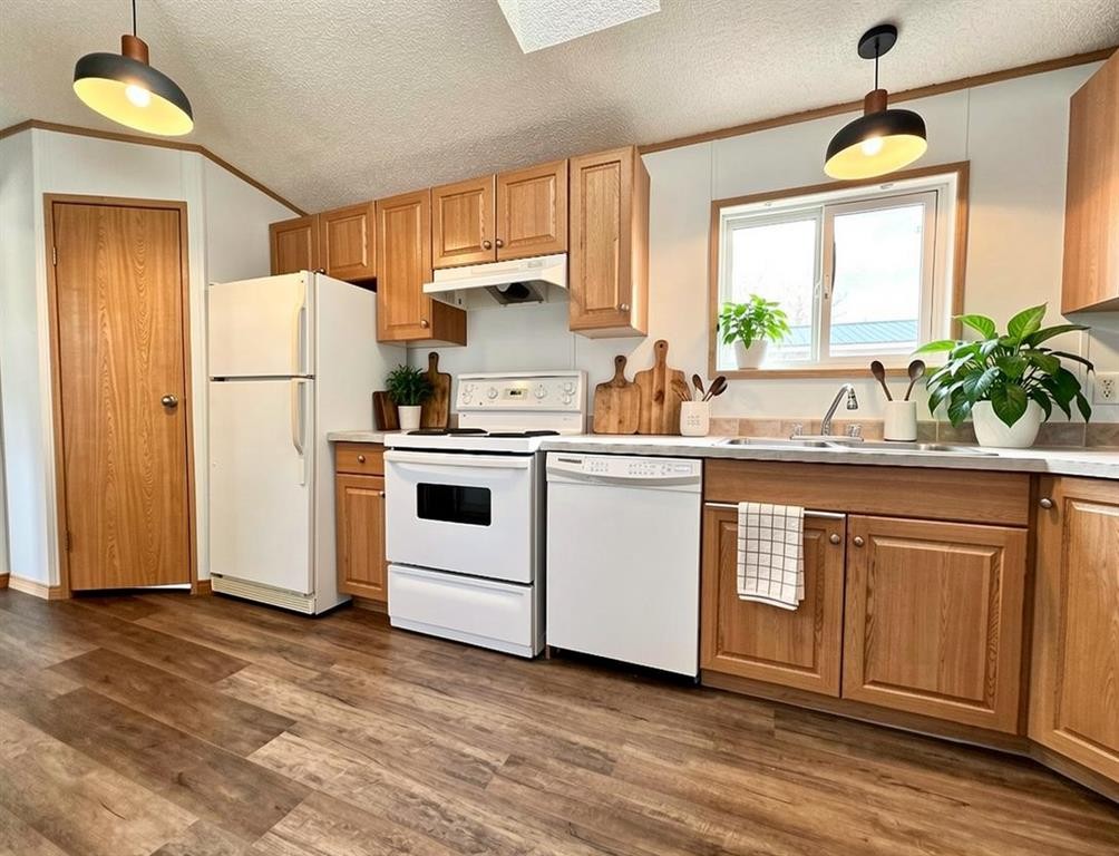 









318-349


Railway

Avenue,
Duchess,




AB
T0J 0Z0

