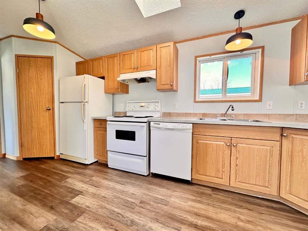 









318-349


Railway

Avenue,
Duchess,




AB
T0J 0Z0

