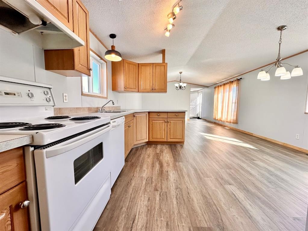 









318-349


Railway

Avenue,
Duchess,




AB
T0J 0Z0

