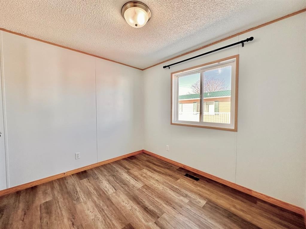 









318-349


Railway

Avenue,
Duchess,




AB
T0J 0Z0

