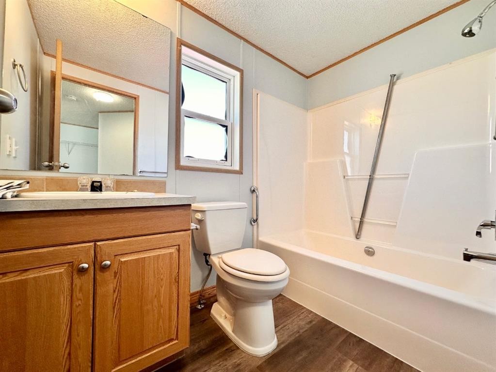 









318-349


Railway

Avenue,
Duchess,




AB
T0J 0Z0

