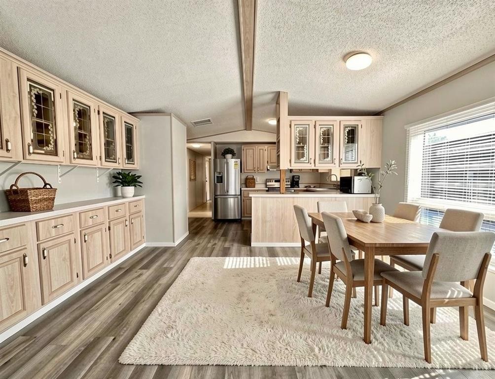 









613


Iris

Street,
Rosemary,




AB
T0J 2W0


