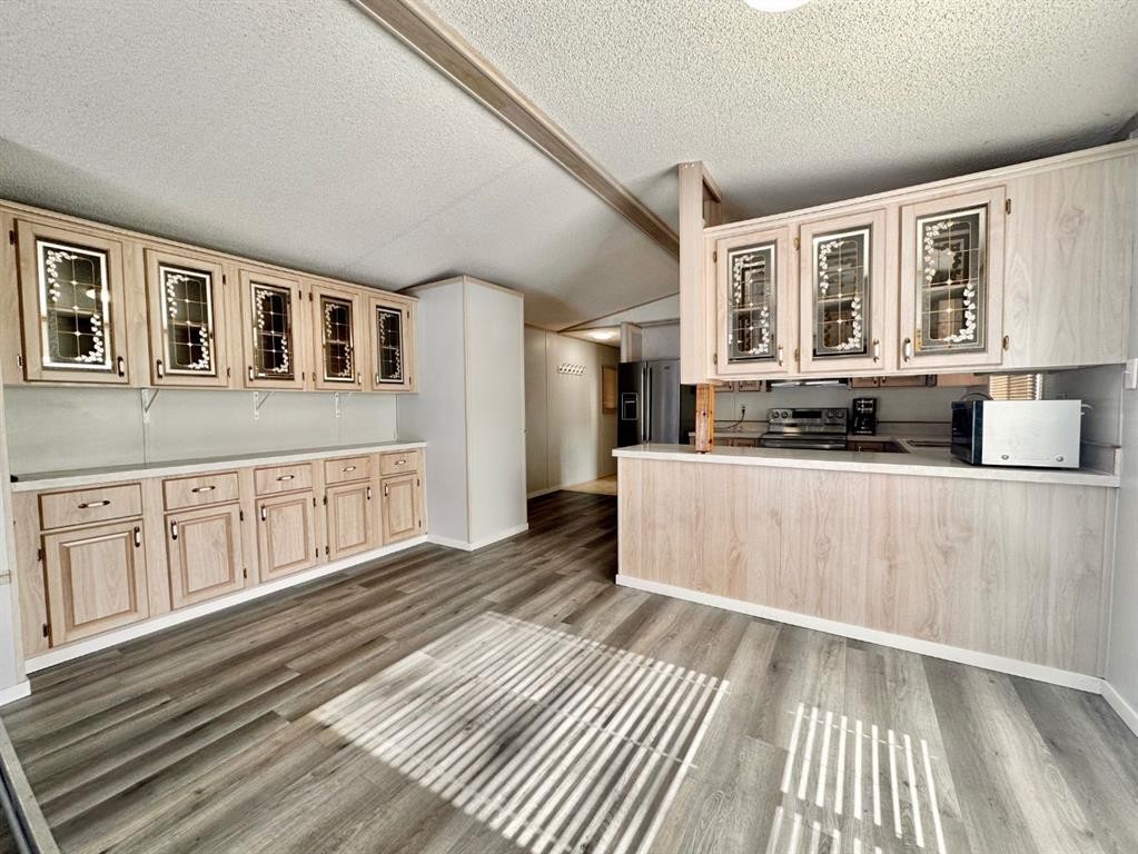 









613


Iris

Street,
Rosemary,




AB
T0J 2W0


