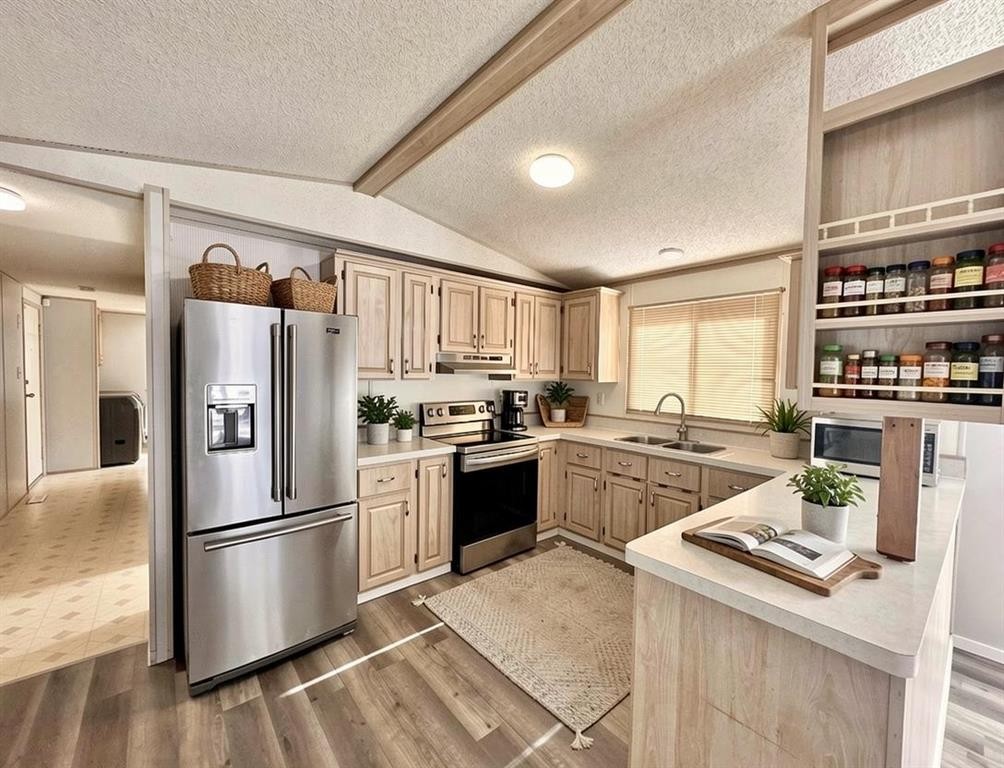 









613


Iris

Street,
Rosemary,




AB
T0J 2W0

