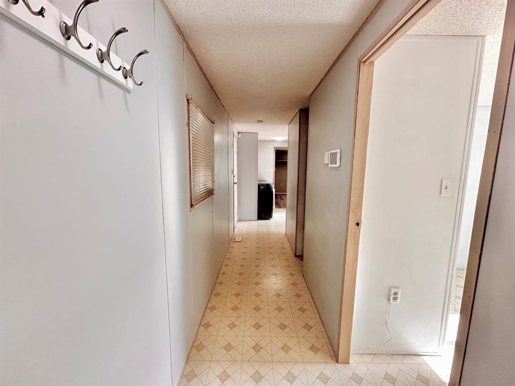 









613


Iris

Street,
Rosemary,




AB
T0J 2W0

