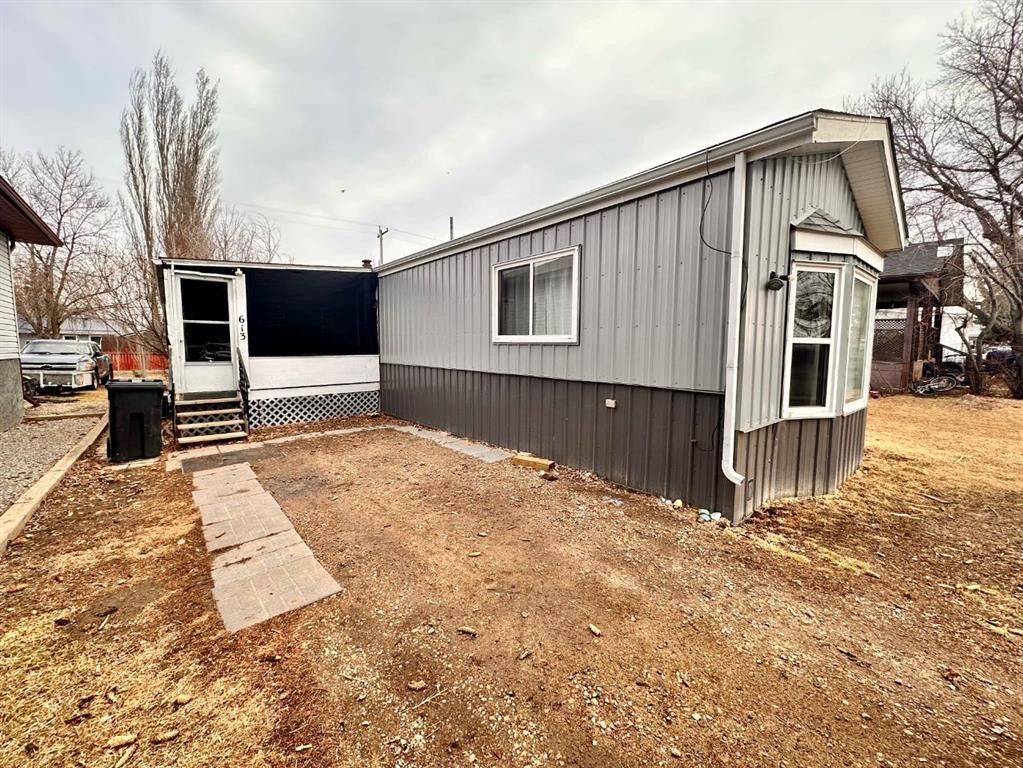 









613


Iris

Street,
Rosemary,




AB
T0J 2W0

