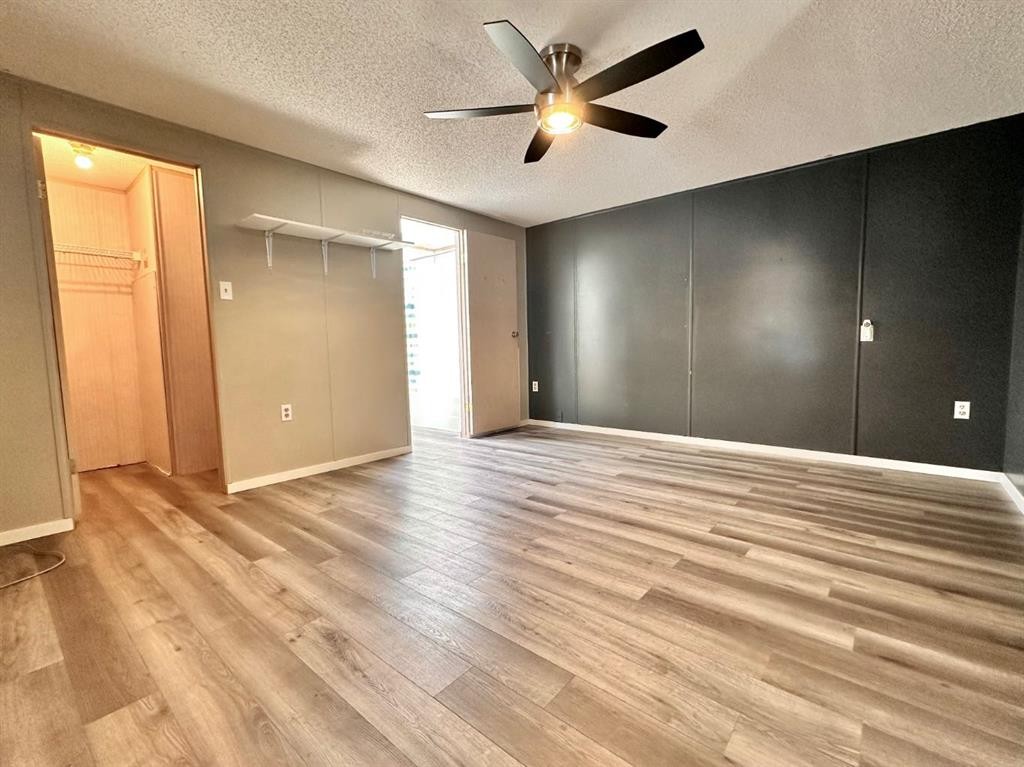 









613


Iris

Street,
Rosemary,




AB
T0J 2W0

