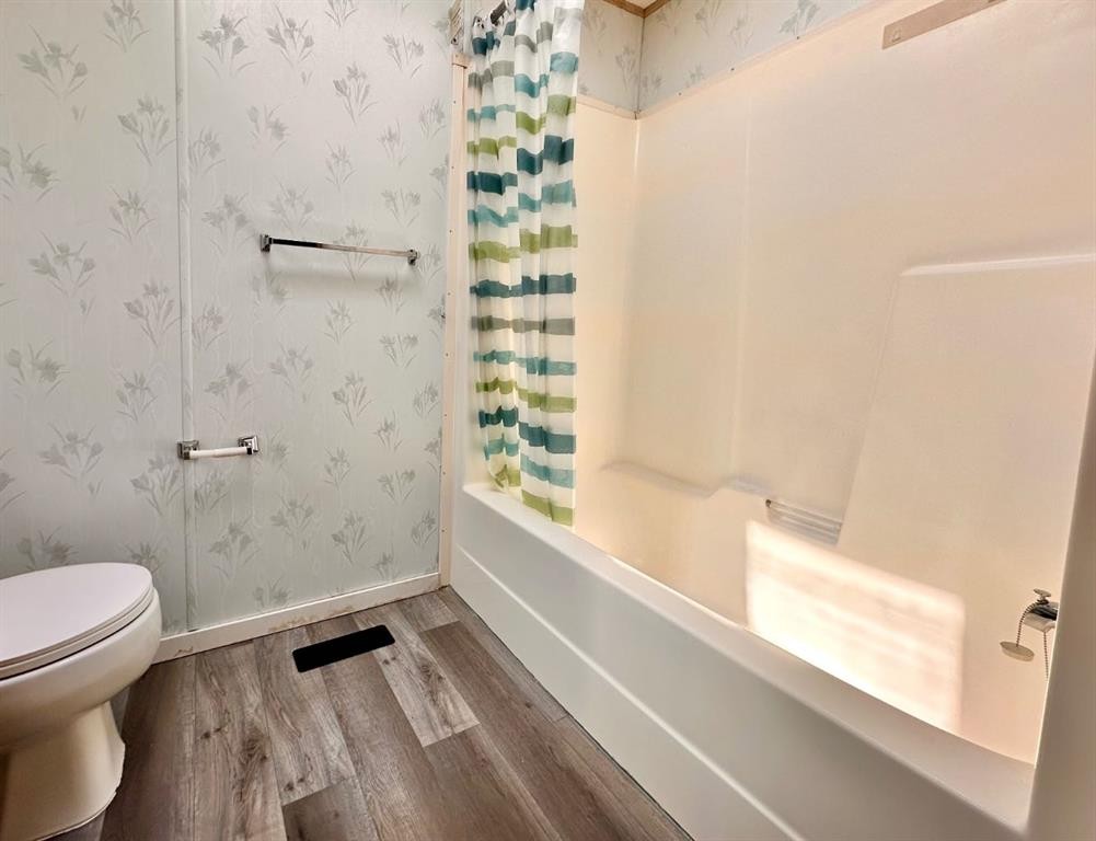 









613


Iris

Street,
Rosemary,




AB
T0J 2W0

