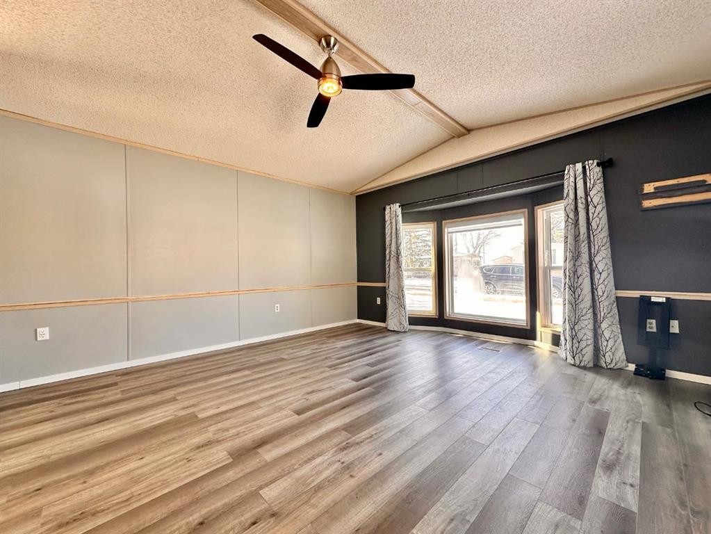 









613


Iris

Street,
Rosemary,




AB
T0J 2W0

