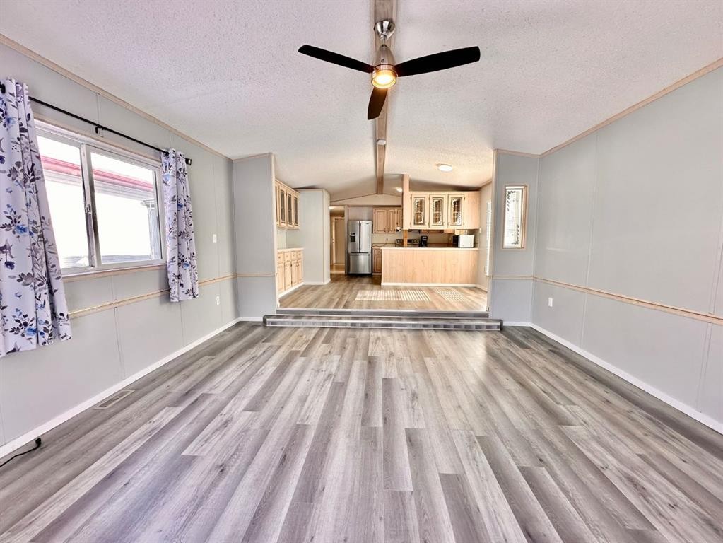 









613


Iris

Street,
Rosemary,




AB
T0J 2W0

