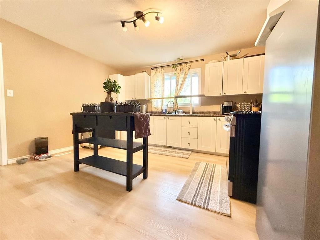 









66


2

Avenue East,
Tilley,




AB
T0J 3K0

