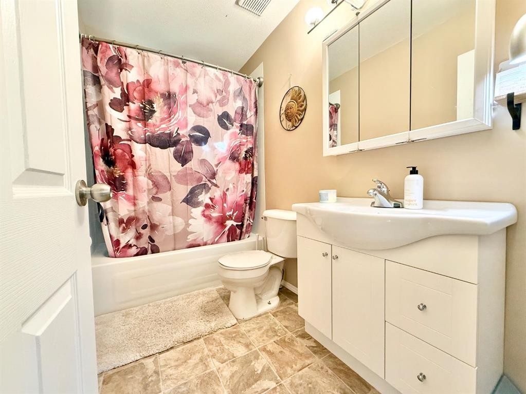 









66


2

Avenue East,
Tilley,




AB
T0J 3K0


