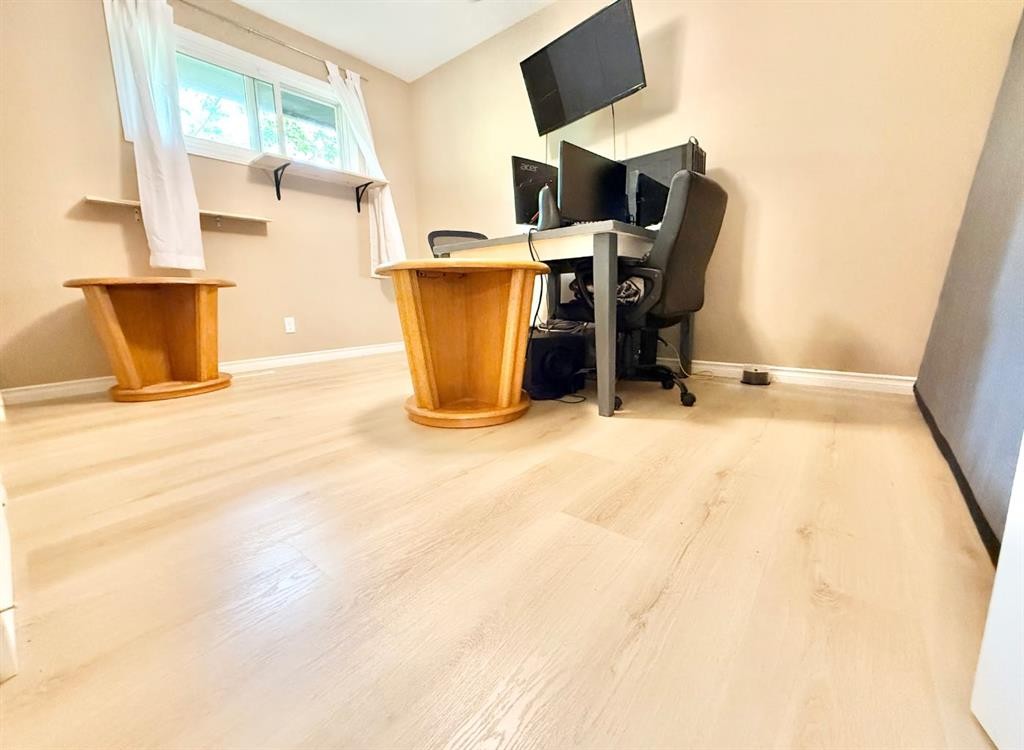









66


2

Avenue East,
Tilley,




AB
T0J 3K0

