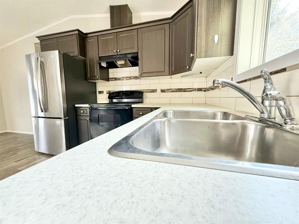 









144


Birch

Street West,
Brooks,




AB
T1R 1H8

